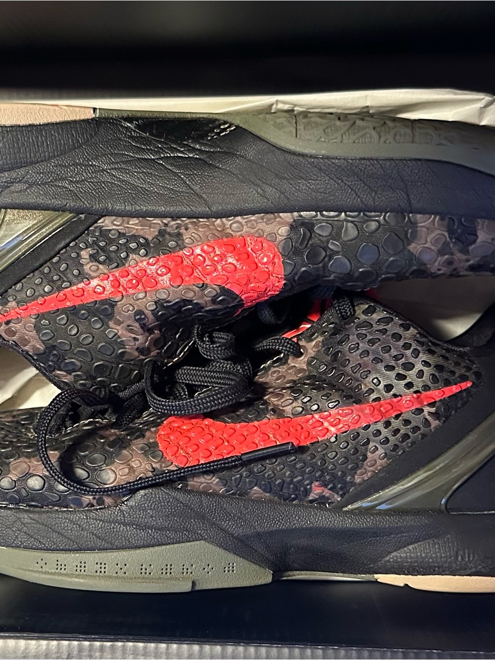 Nike Men’s Athletic Runner in Black with Red Swoosh